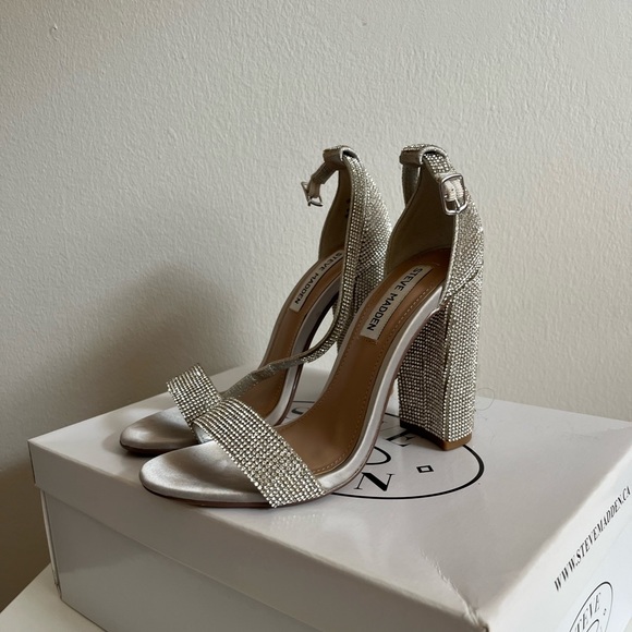 SOLD - Steve Madden Carrson R Sandals - Picture 2 of 5